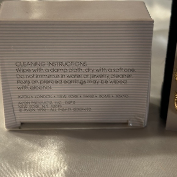 Avon (1990) Vintage Gilded Link Goldtone Earrings - Picture 3 of 4